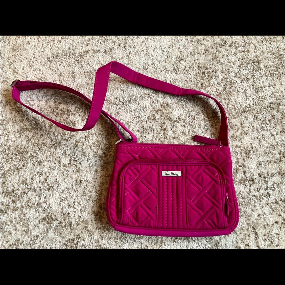 Like new Vera Bradley pink cross body.